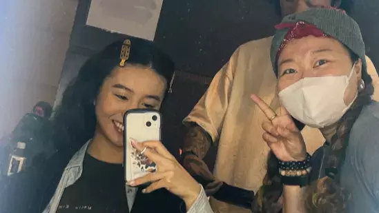 Kōki,が公開したメイク中のオフショットに癒しの声続出「朝からほっこり」