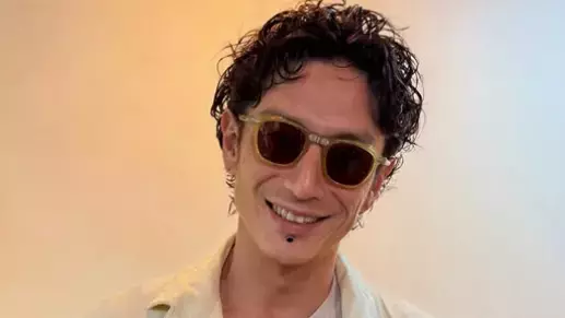 パーマをかけた俳優・伊勢谷友介がかっこいい！「めっちゃ似合ってる」と話題に！