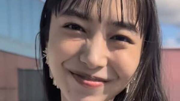 「可愛いが詰まってる」「相変わらず素敵な笑顔」井桁弘恵のオフショット動画にファンからコメント続々