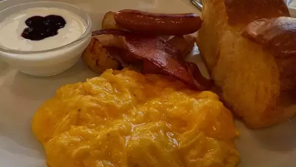 畑芽育がメガネ姿のオフショット公開！ファン悶絶「かわいすぎて苦しい」コメント殺到