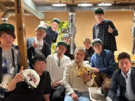 皇治、誕生日をノコノコ運送の仲間と祝福「初心を忘れずバリバリでかい会社に」