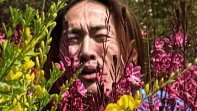 「妖精さん発見!?」JunJunがチェジュ島で見せた“癒しの旅ショット”が話題に