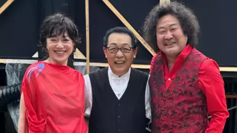 葉加瀬太郎、&quot;葉加瀬太郎音楽祭上賀茂神社公演&quot;でミャクミャクコーデのさだまさし＆今井美樹と笑顔のスリーショット！