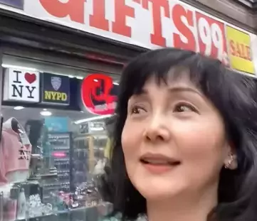 南果歩、ジョージ演劇のステージでオバマ夫妻と遭遇！贅沢な旅の思い出