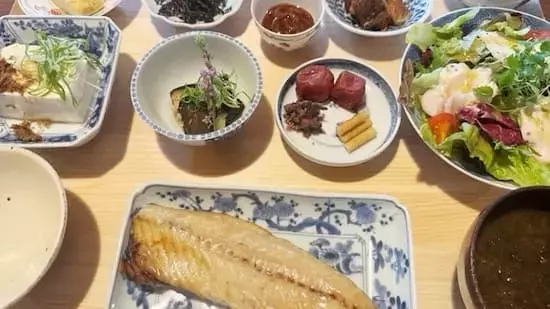 「食べて風呂入って東京帰ろう」人気歌舞伎俳優〇〇が公開した贅沢時間が話題に