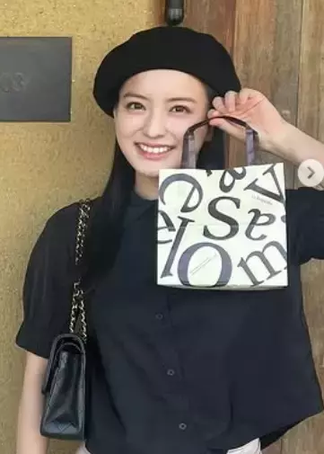 ベレー帽似合いすぎ注意！元アイドル・清井咲希の最新ショットにファンメロメロ！