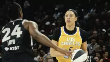 ロサンゼルス・スパークスのディアリカがゴール下で躍動！「まさに美しきパワー」