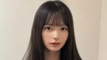 山本望叶が“夏仕様”ストレートヘアを披露！モノトーンコーデで魅せる最新スタイルが話題に