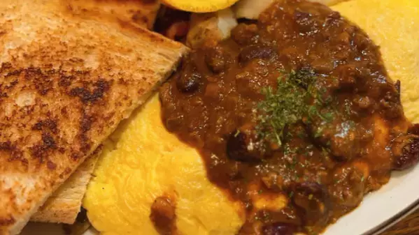 「オム」有吉弘行、昼前ファンの胃袋にガツン！飯テロ画像投稿にファン悶絶！？