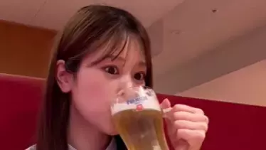 「可愛い。美味しそうに食べるよね〜」元AKB48気象キャスター・吉川七瀬、"ひとりでスシロー"飲みまくりムービーが話題！