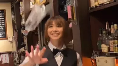 「全てのオペレーションが美しすぎる」美人フレアバーテンダー・富田晶子の神技ムービーにファン脱帽！