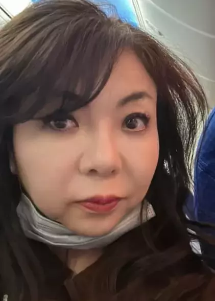 「ラウンジでゆっくりします‼」大物芸人〇〇の、空港の楽しみ方がレベチだった！