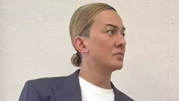 ISSAが“父の日”にスーツ姿でオフショット公開！「DPRHも全力でがんばるぞ」