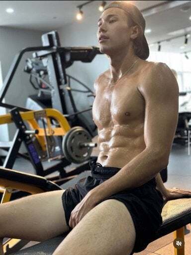 ビーチバレー日本代表・黒川寛輝ディラン、鍛え抜かれた肉体を披露し称賛の声