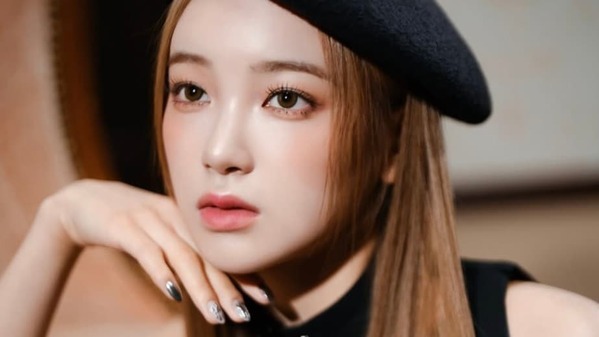 ME:I　MIUの美麗ソロショットを公開！