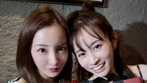 「お二人さん卒業しても変わらなくて綺麗」前田敦子、AKB48初代神セブンの"アノ人"とツーショット公開！