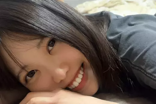 「最高かよ、惚れてしまう」人気モデル、お泊り会の“すっぴん・ショット”を公開！「寝起きの彼女感あってめっちゃ好き」