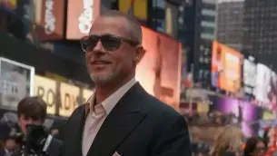 F1公式が“ピットストップ”！？主演ブラッド・ピットの登場に世界が熱狂