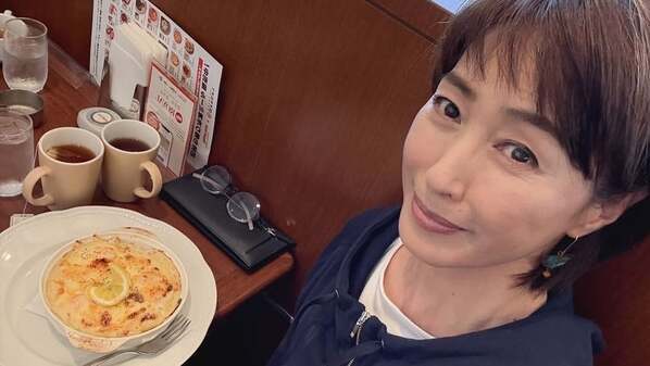 高島礼子、まさかファミレスに？！子どもの頃から無性に食べたくなるメニューを公開！