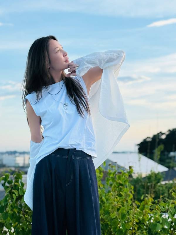 瀬戸朝香、美しすぎる"休憩"ショット15枚にファン釘付け！「写真集みたい（笑）」