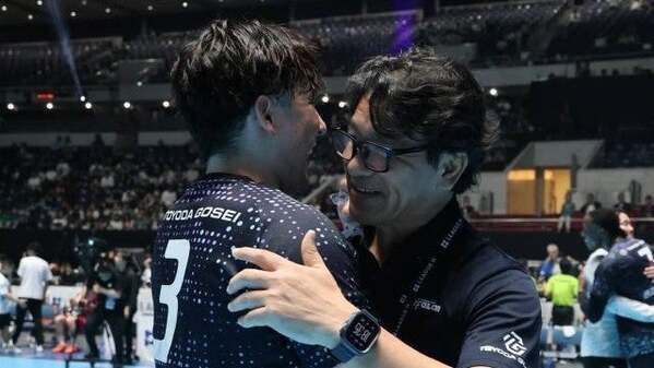 ハンドボール・戸井凱音がリーグ5連覇を報告！チームで喜びを露わに！？