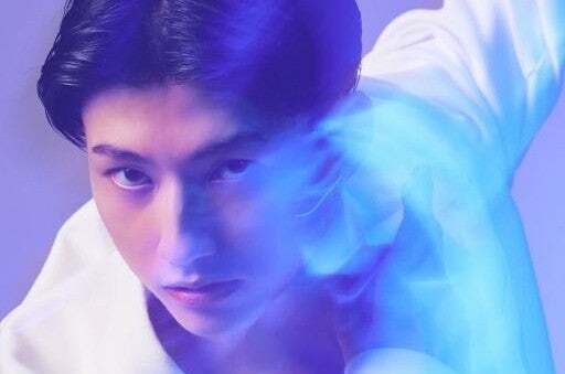 「不死鳥美しい」「宝ジェンヌ的」瀬島志琉が“不死鳥ショット”を公開！ファンを魅了！？