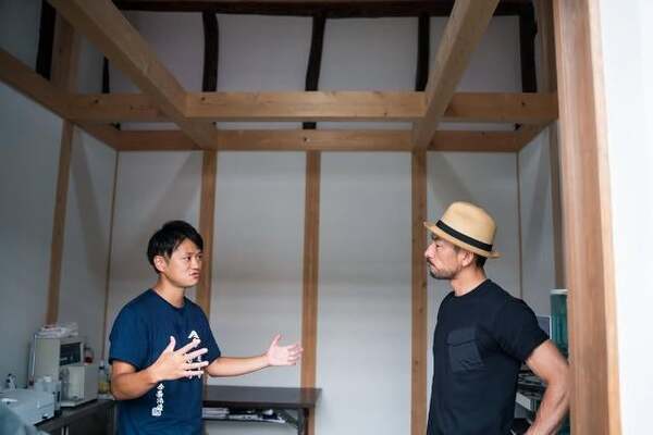 「日本酒文化を伝える旅」中田英寿、奈良・今西酒造を訪問