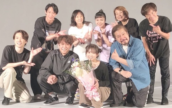 ミュージカル『ブラック・ジャック』稽古場でハッピーサプライズ！矢吹奈子、バンドから生演奏の祝福