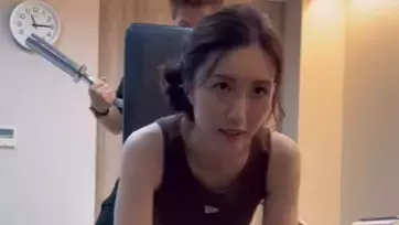 「自然と出たポーズ」UTY西垣友香アナ、トレーニングムービーを公開！最後は燃え尽きて"あのポーズ"！？