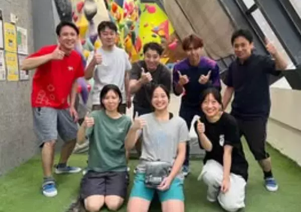 クライミング界の新星がマック社員と笑顔で挑戦