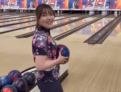 「すごすぎます！笑」美女プロボウラー、奇跡の”スプリットカバー”ムービーを披露！ファン称賛の嵐「ナイスカメラマン」