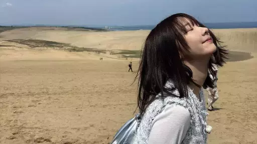 "あの人気旅番組"出演予告の柏木由紀、鳥取砂丘に降り立つ女神級美人ショット公開にファン「絶対、録画して観ます！」