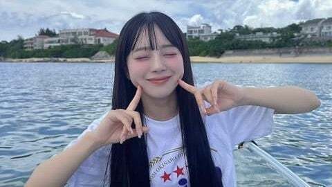 「ロック画面決定！」話題の人気アイドルが見せた沖縄満喫ショットが可愛すぎてファン歓喜