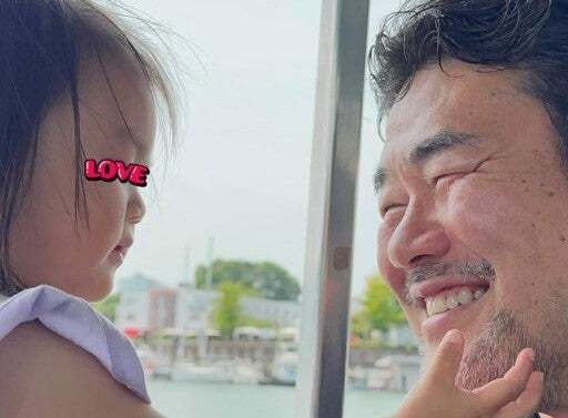 「デレデレですね」「素敵な笑顔〜」北斗晶が夫と孫のにこやか家族円満ショットを公開！