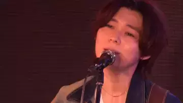 「癒しの歌声に涙」岸洋佑が“ベランダ”ライブ動画公開！心に沁みる弾き語りに反響続出