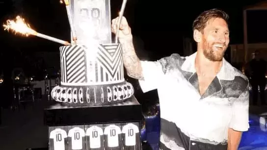 「家族と祝う38歳」メッシ、感謝の言葉と温かい集合写真を投稿！