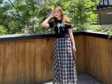 藤田ニコルが最新ショットを披露！ブラックコーデにファン魅了