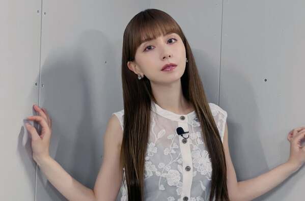 TBS「いくらかわかる金？」でMay J.が初挑戦！横浜路上投げ銭ライブ