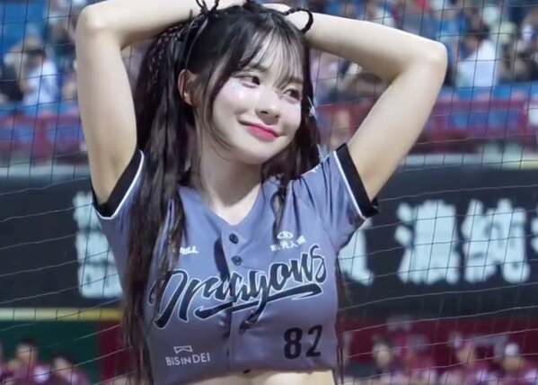 くびれの秘訣が明らかに！？韓国美女チアの“油断ぽよん”が可愛すぎる