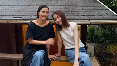 "美魔女優ツーショット"にファン歓喜！矢田亜希子、親友の女優との仲良しデートショット公開！