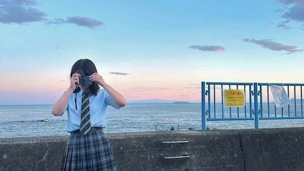 元日向坂46・渡邉美穂、自身の主演映画「青春ゲシュタルト崩壊」のオフショットを公開！