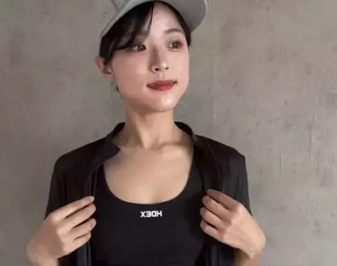 「引き締まった身体に、お似合いです！」マラソン美女モデル、美麗ウェアショットを披露！”クール”だとファン釘付け