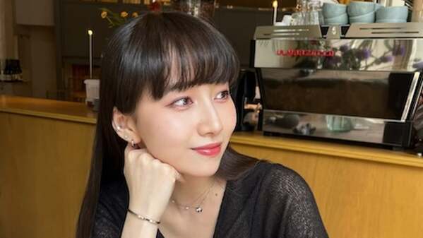 フルート奏者・Cocomi、カフェでの“盛れてる”ショットを公開！