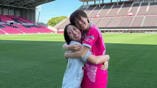「ようこそおかえり」セレッソ大阪ヤンマーレディース・脇阪麗奈、セレッソ復帰の宝田沙織との"ガッツリハグ"ショット公開！