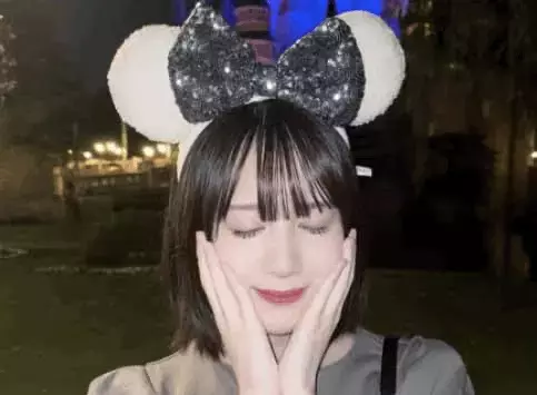 AKB48橋本恵理子がディズニーでうっとりツーショットを披露！