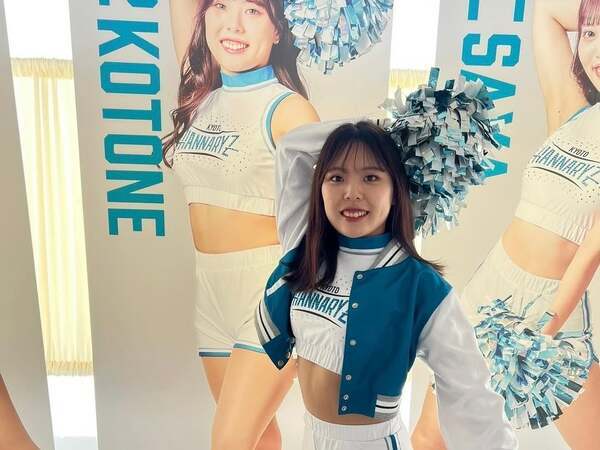 完璧スマイル×美ボディにファン大興奮！“伝説のチア姿”が尊すぎると話題