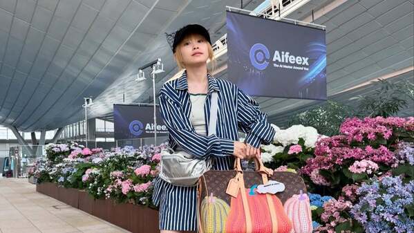 “元伝説のアイドル”が見せた素顔の旅　パリの朝に微笑む瞬間とは