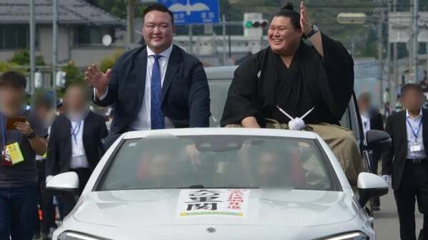 地元人口を超える熱狂！横綱・大の里  津幡町で祝賀パレード開催　笑顔と誇りがあふれる一日に