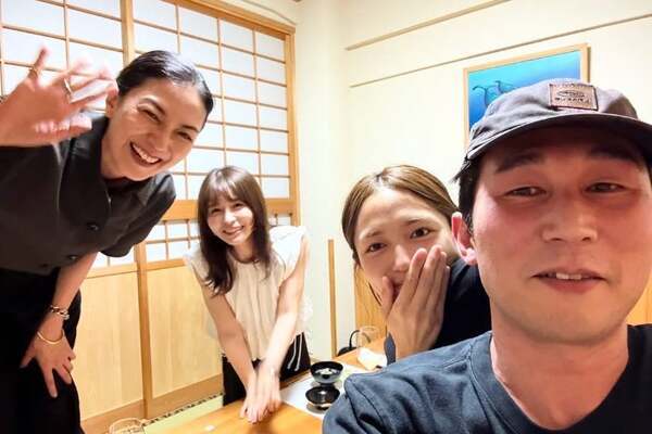 交友関係のくせが強い!!女優板谷由夏の年下の友人はなんと…〇〇じろう!