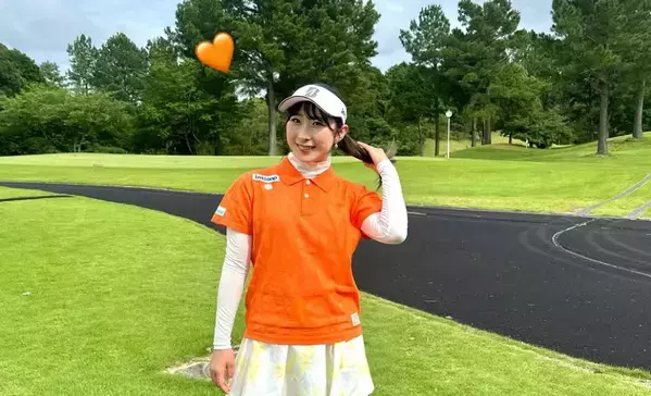 炎天下のラウンド！永嶋花音がビタミンオレンジで夏開幕アピール